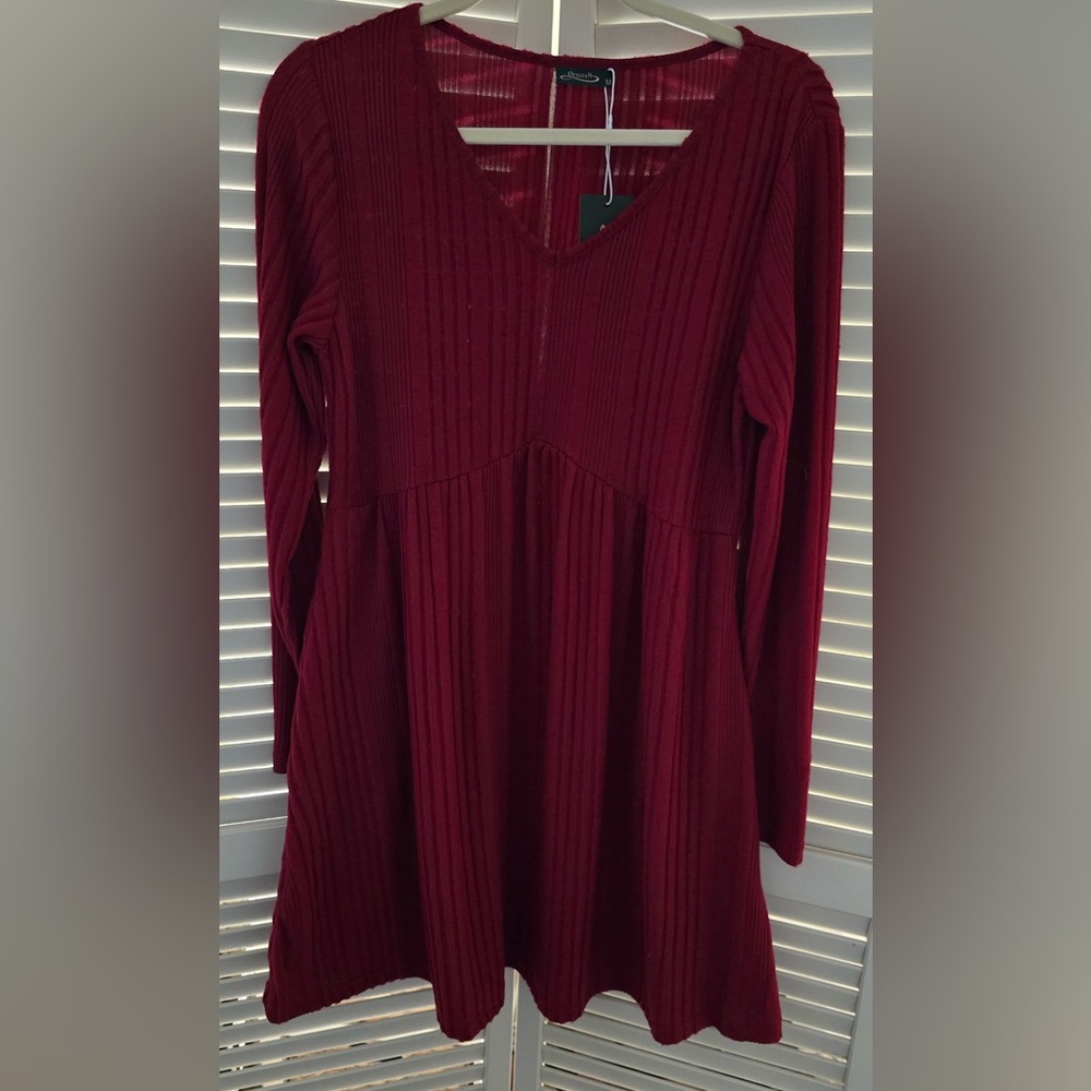 Qeefan Red Ribbed Long Sleeve Dress Size M. NWT
